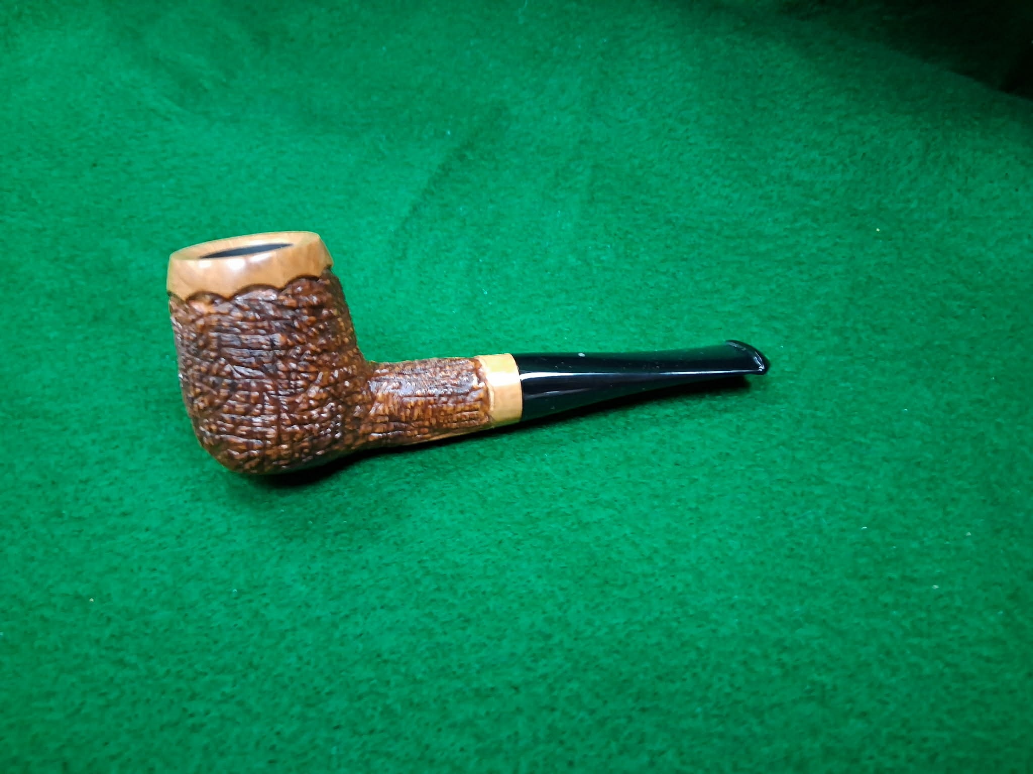 Carved Smooth Billard