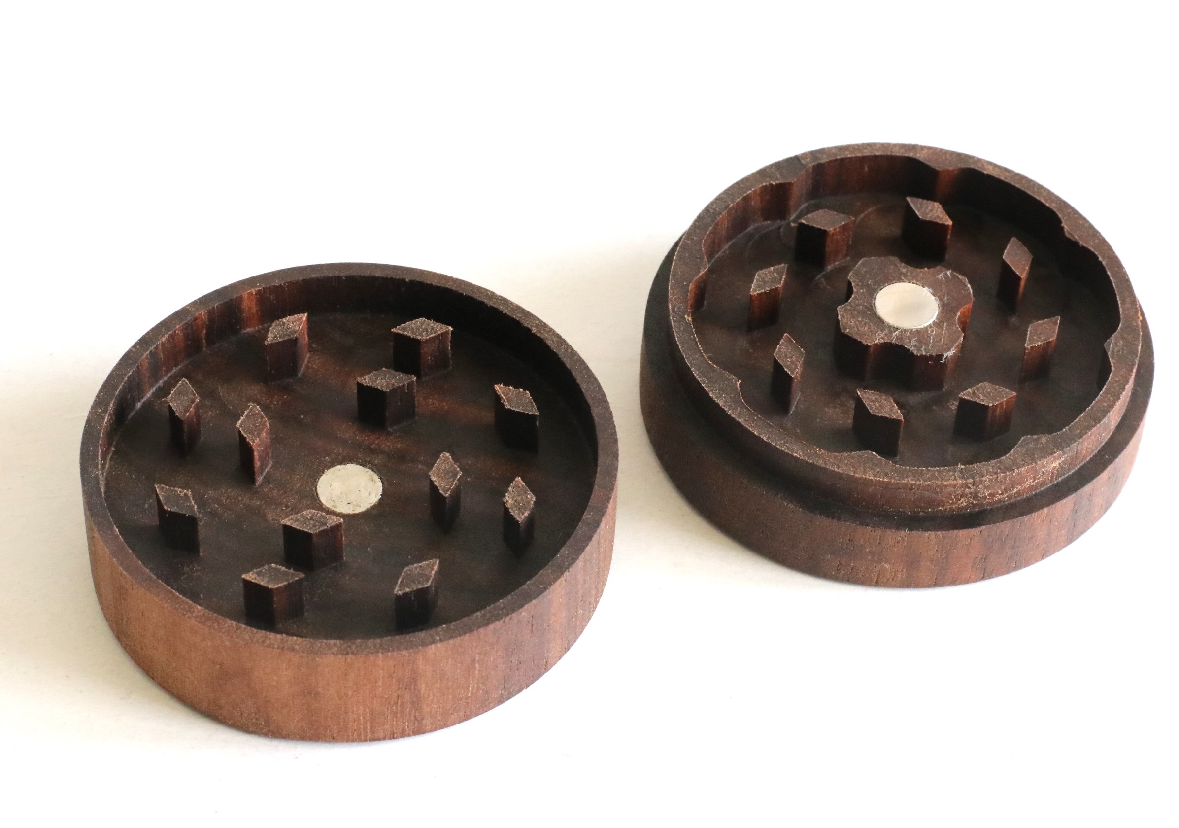 PRO420 Walnut Wood Grinder- 2 Piece simple easy to use herb grinder
