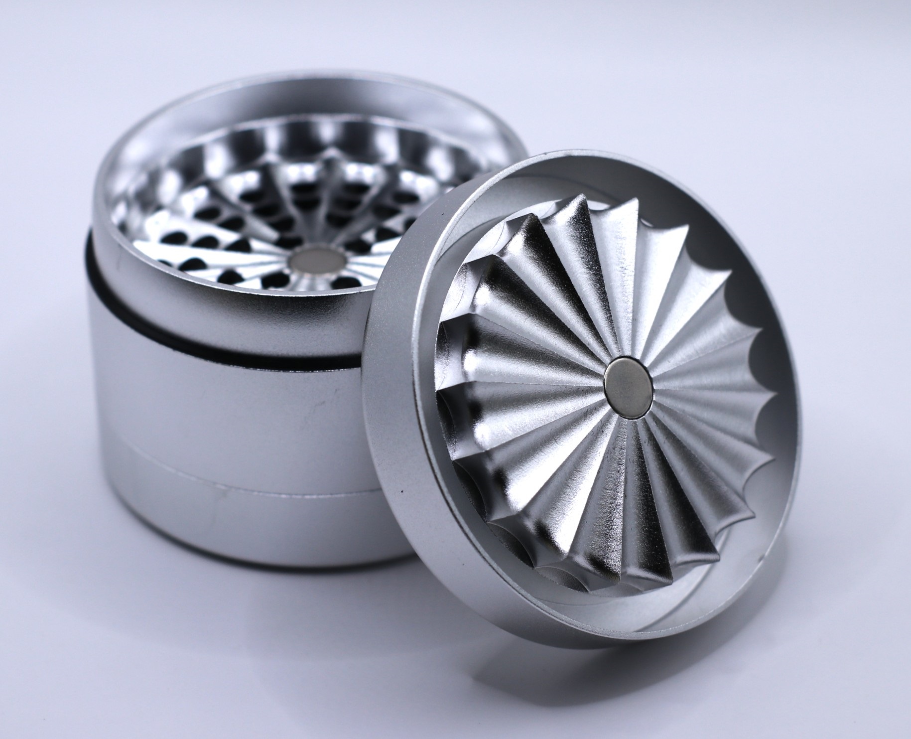60mm PRO 420 Apollo Grinder-State of the Art Herb Crusher-Silver