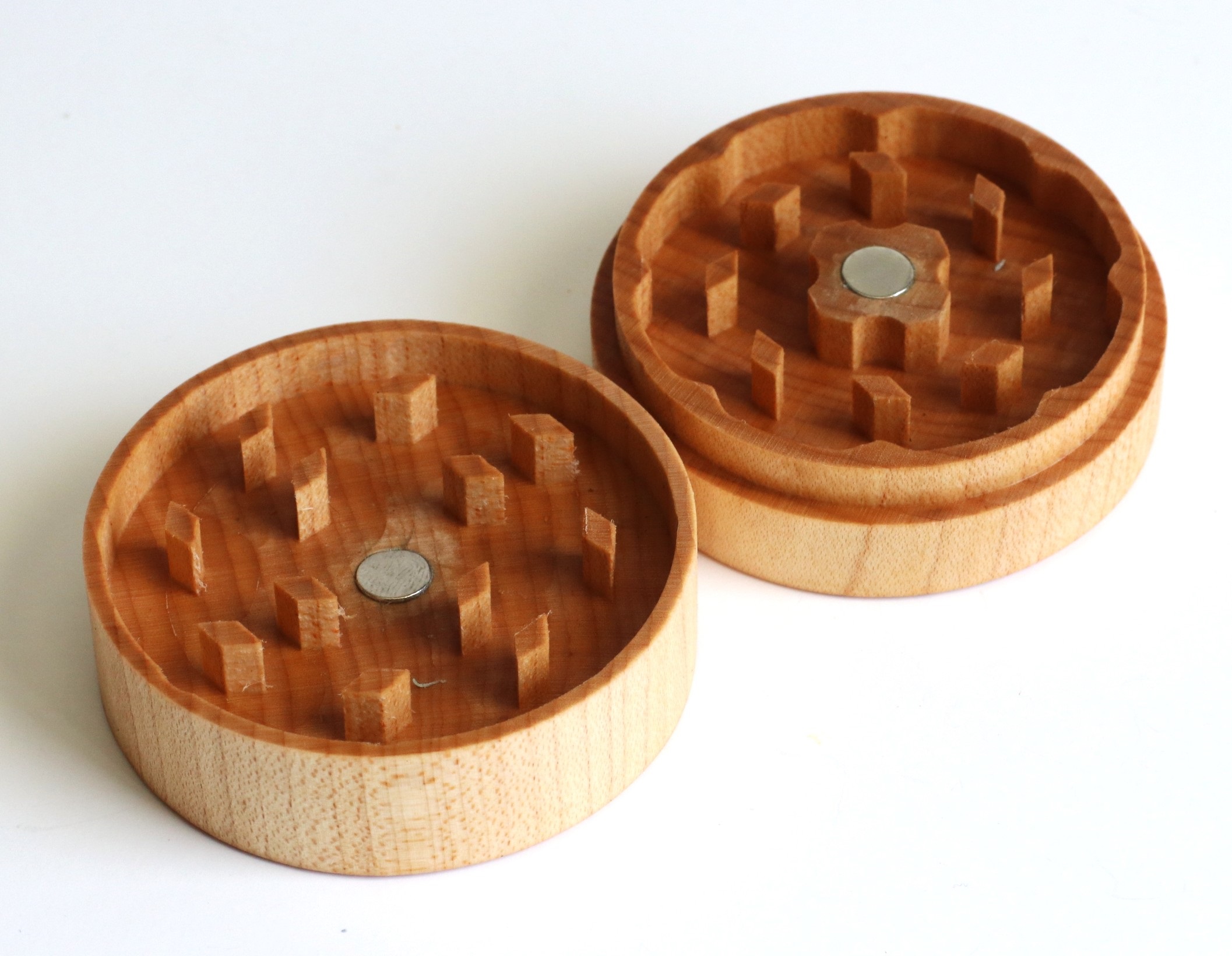 PRO420 Maple Wood Grinder- 2 Piece simple easy to use herb grinder
