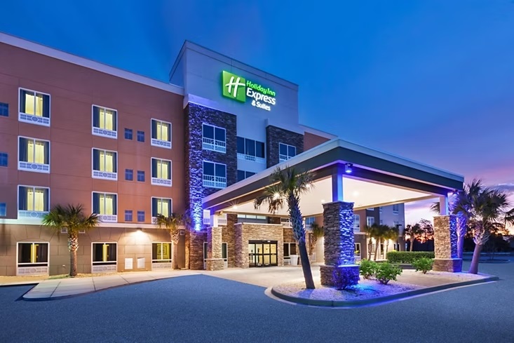 HOLIDAY INN EXPRESS & SUITES SOUTHPORT